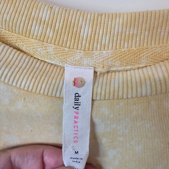 Daily Practice Oh So Good Tie Dye Oversized Crop  Sweatshirt Medium Yellow - Picture 4 of 4